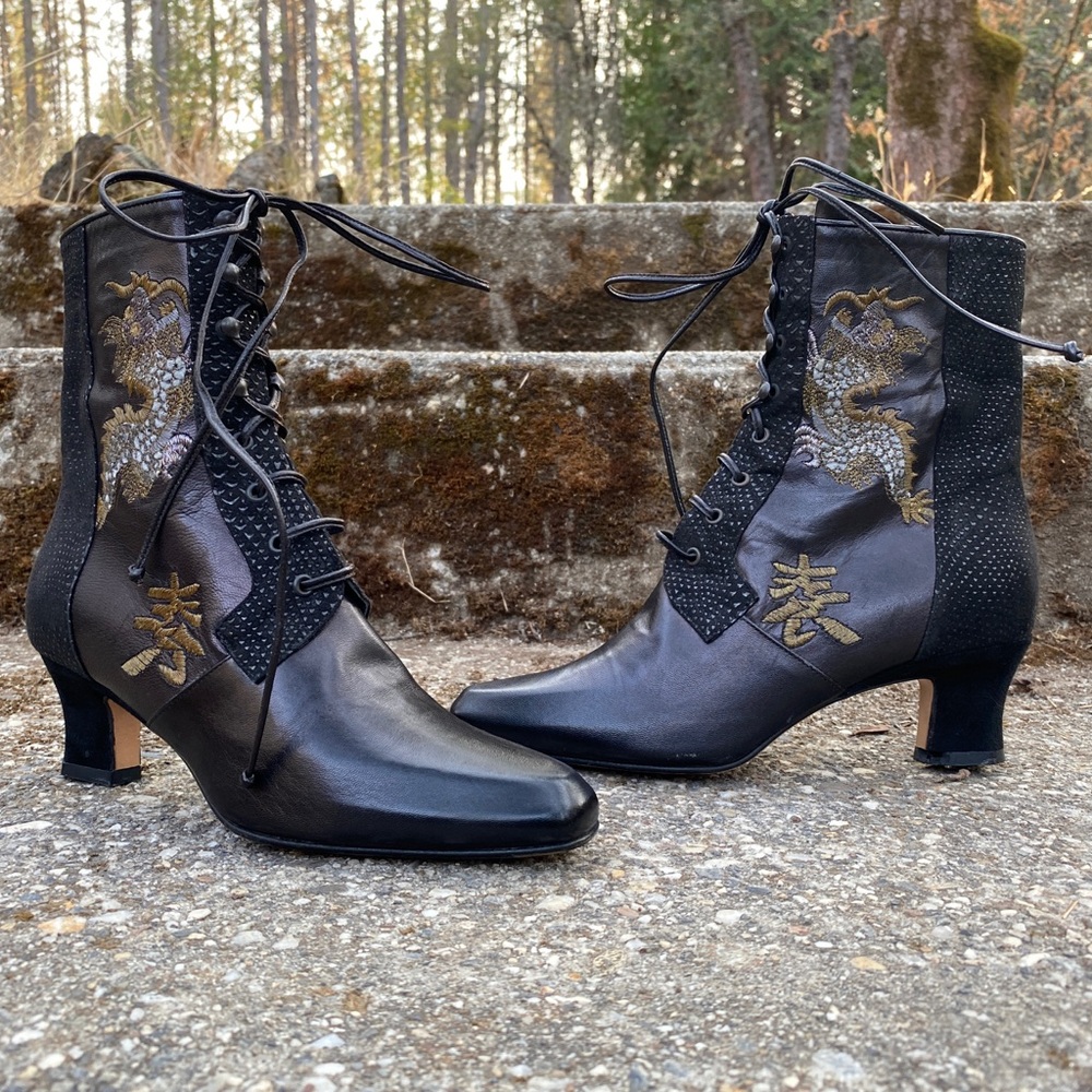 VintageBlack Serena D’Italia 16 eye boot Sz 6 / 36